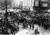 Street and crowd at start of 1909 Glidden Tour, Detroit, Mich.